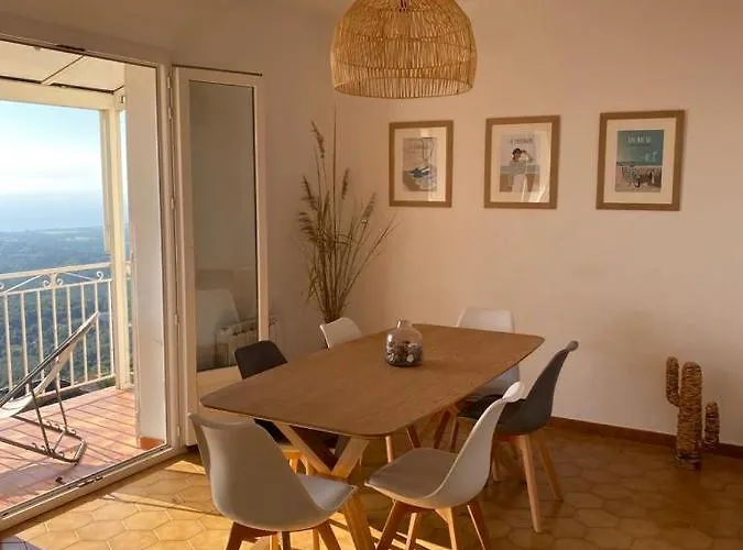 Confort, Vue Exceptionnelle, à Villa